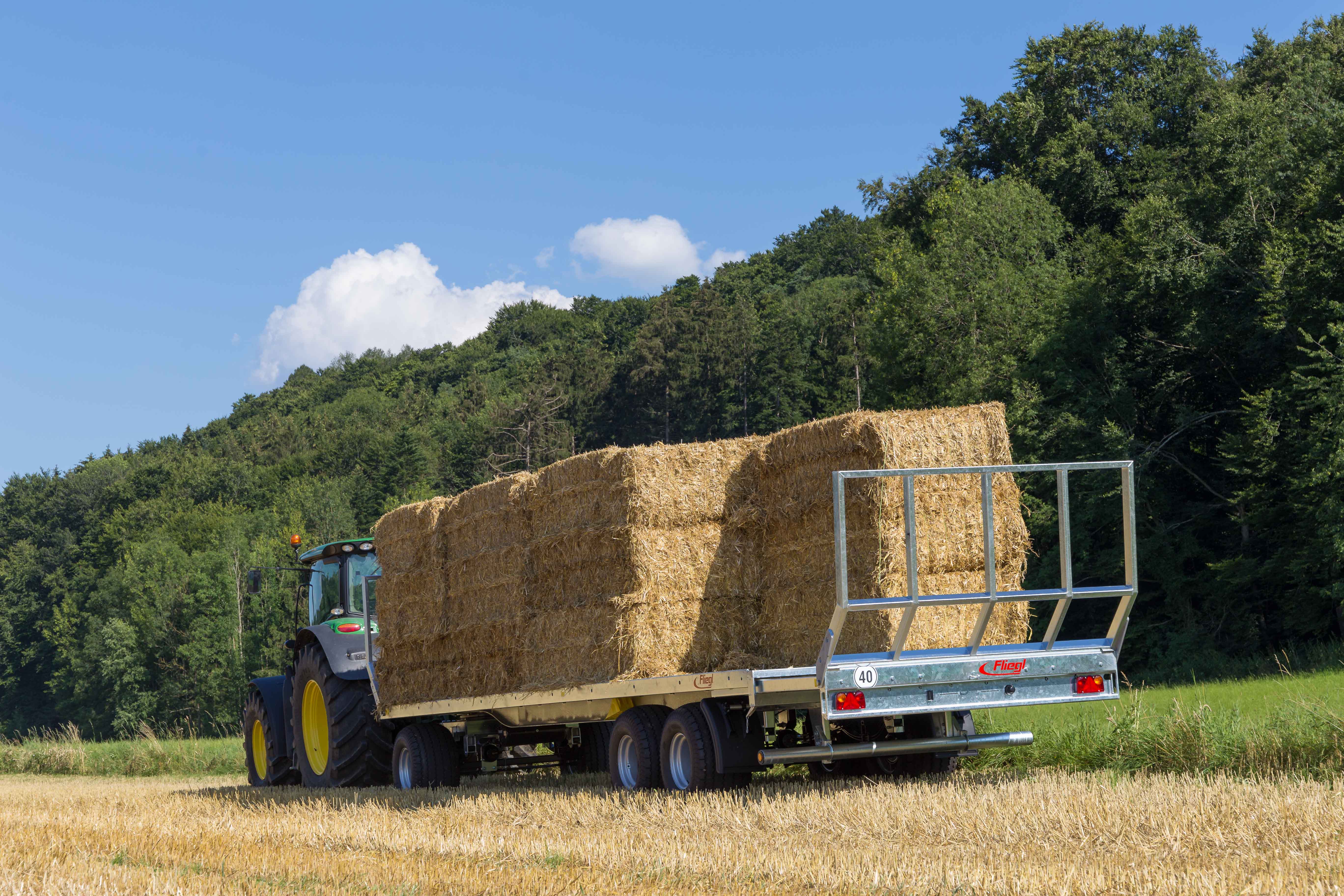 https://www.traktor.hu/termekek/szallitmanyozas-gepei-potkocsik-szippantok-balaszallitok/balaszallitok/fliegl-dpw-180-b